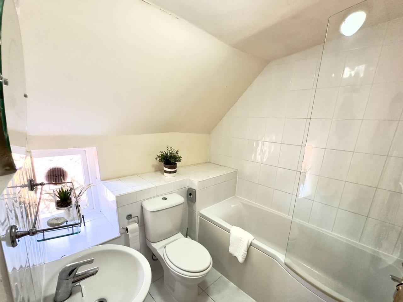 The George & Dragon Hotel Long Melford Room photo
